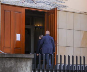 Ochroniarz pamiętał o 70. Pawłowicz 
