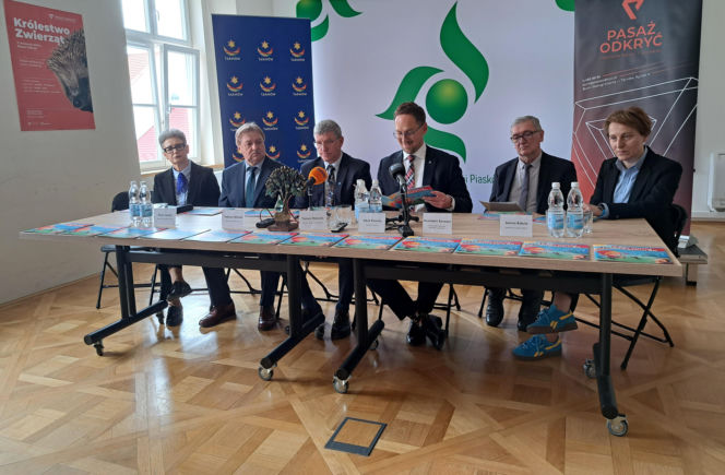 Akcja edukacyjna "Czerwony Kapturek w Krainie OZE"