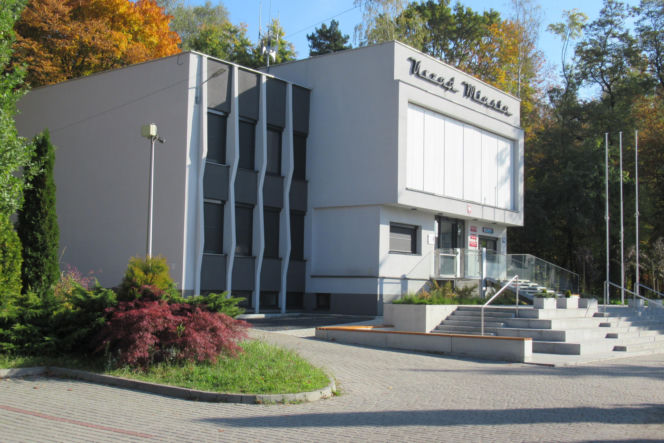 To jedno z najpiękniejszych miast w województwie śląskim. Powstało w PRL-u, wcześniej było osiedlem