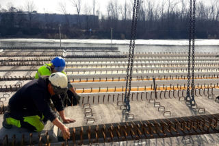 Rośnie nowy most w Warszawie