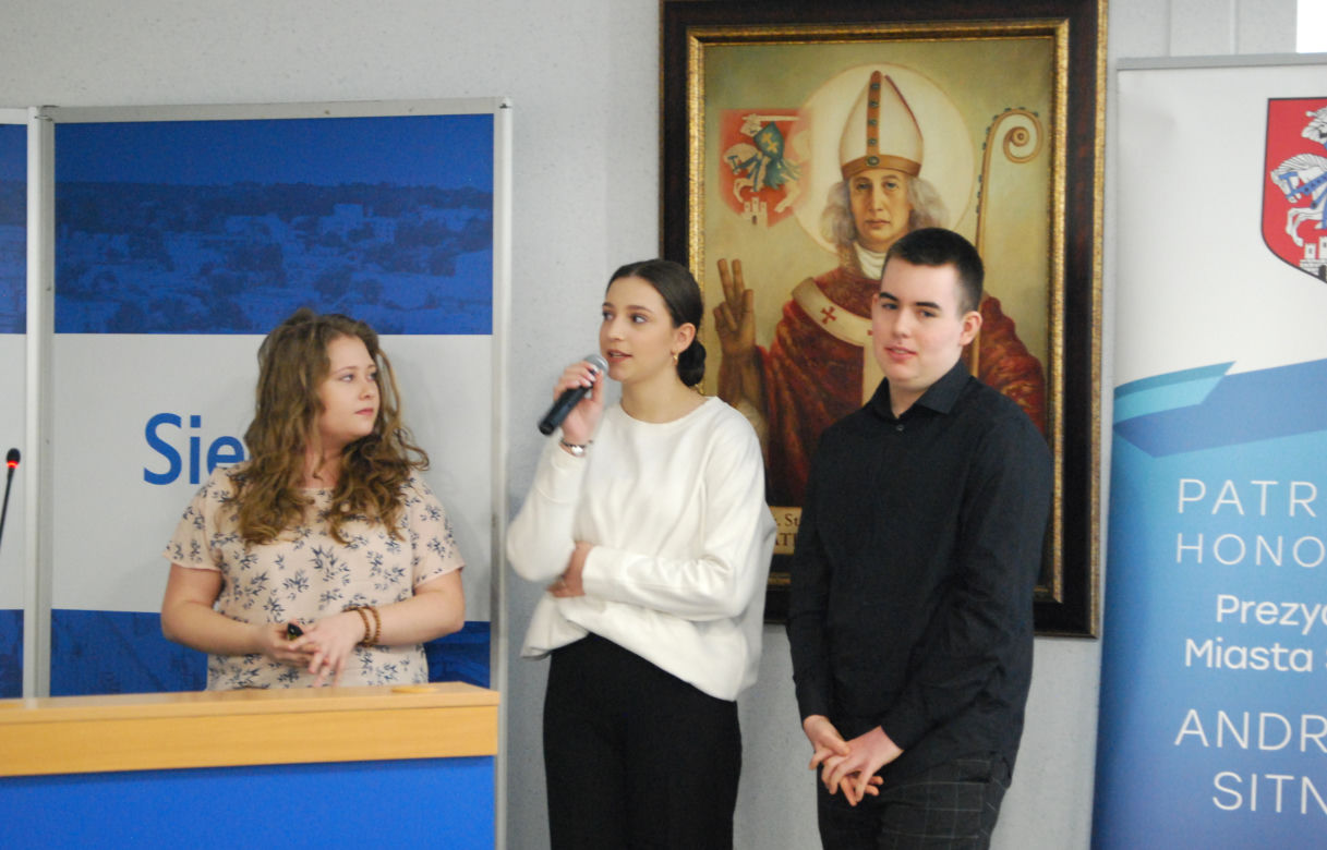ZOBACZ ZDJĘCIA z debaty o bezpieczeństwie, w której uczestniczyła siedlecka młodzież: