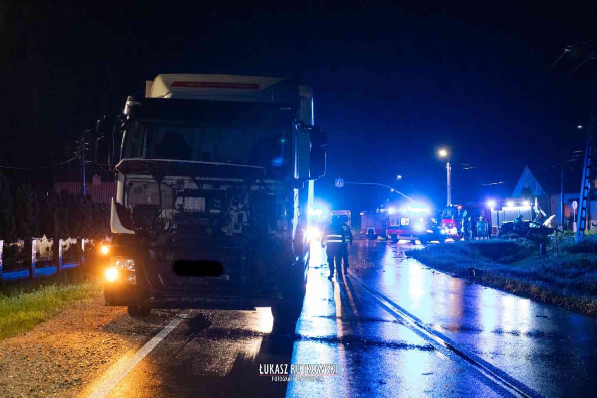 Knyszyn. Zderzenie ciężarówki z osobówką. Ranna kobieta z dzieckiem