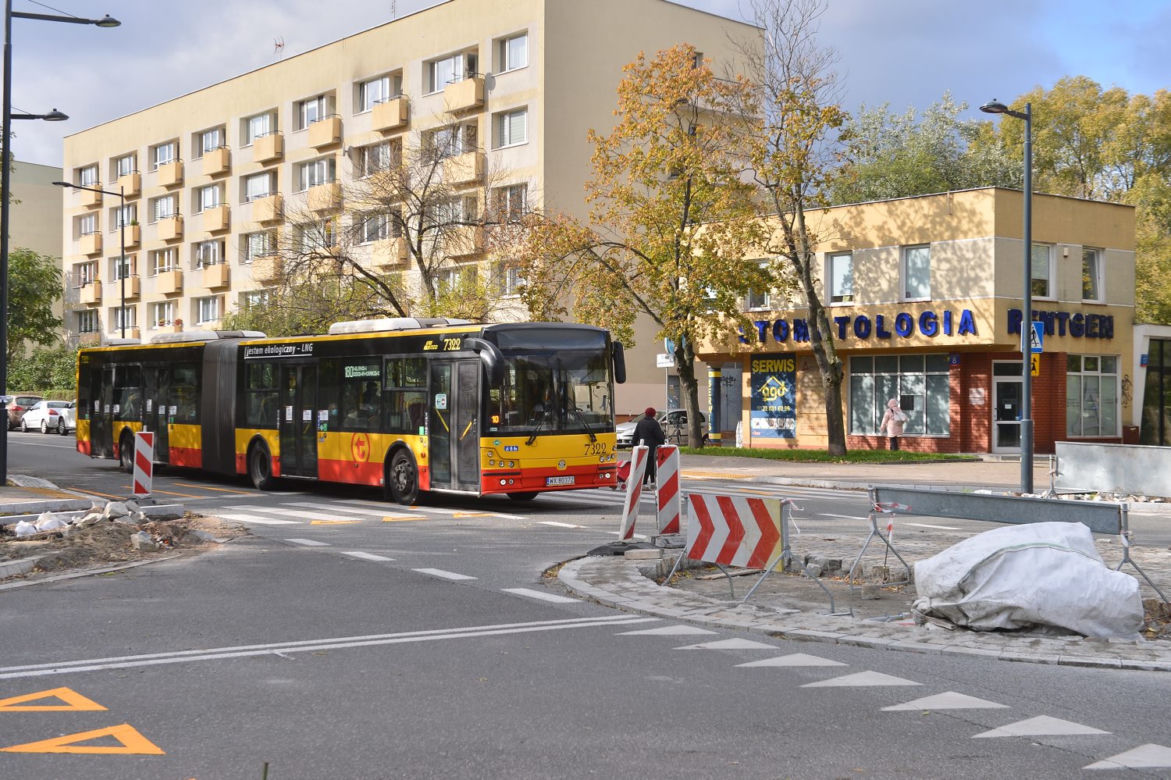 Absurdalne rondo na Muranowie 