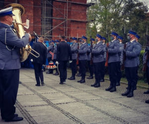 Pogrzeb policjanta z Raciborza. Tłumy przed kościołem. Ostatnie pożegnanie Michała Kędzierskiego