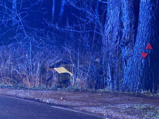 Makabryczne dachowanie auta na Mazowszu. 41-latek zginął uwięziony w blaszanej pułapce