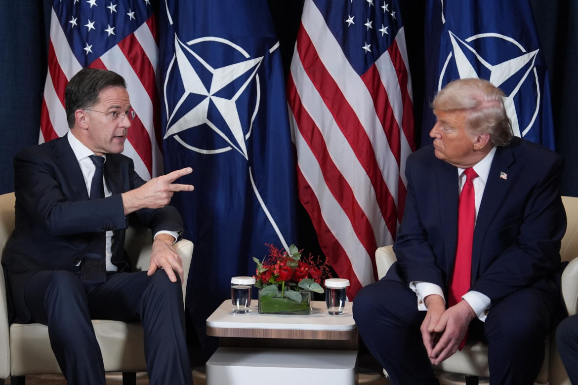 Tajemniczy znak na ręce Trumpa! Rzeczniczka tłumaczy