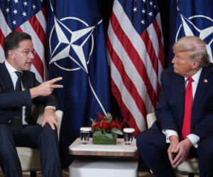 Tajemniczy znak na ręce Trumpa! Rzeczniczka tłumaczy