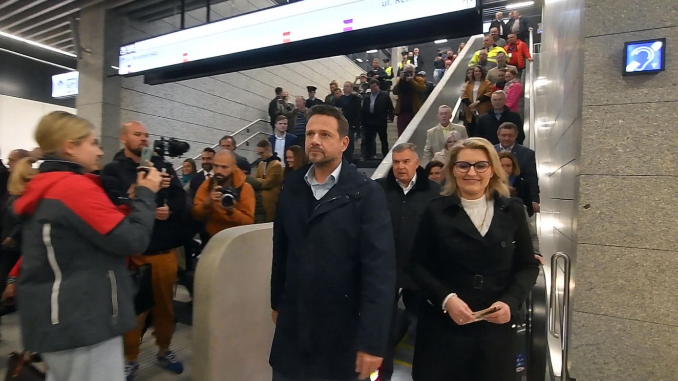 Metro pojechało na Targówek. Tak wyglądało otwarcie nowych stacji