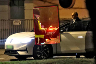 Waldemar Pawlak traci wpływy w PSL, ale nie radość życia. Po wyjściu z restauracji miał spotkanie z policją [ZDJĘCIA]