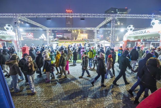 Tłumy na świątecznym Jarmarku Warszawskim. Zapytaliśmy ludzi, co o nim myślą