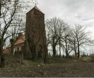 NAZI-ZOMBIE STRASZĄ MIESZKAŃCÓW.