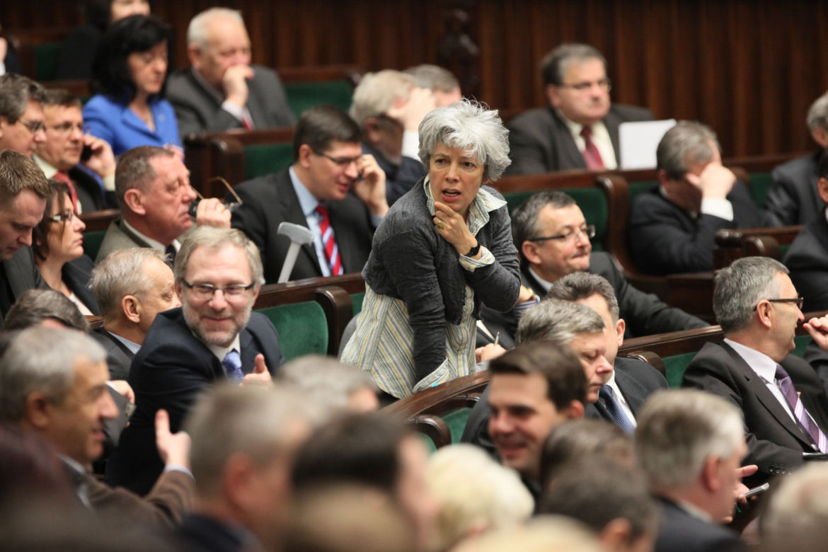 Oto Nelli Rokita. Kiedyś mówiła do Tuska, że stoi w rozkroku. Dziś przed nim ostrzega!