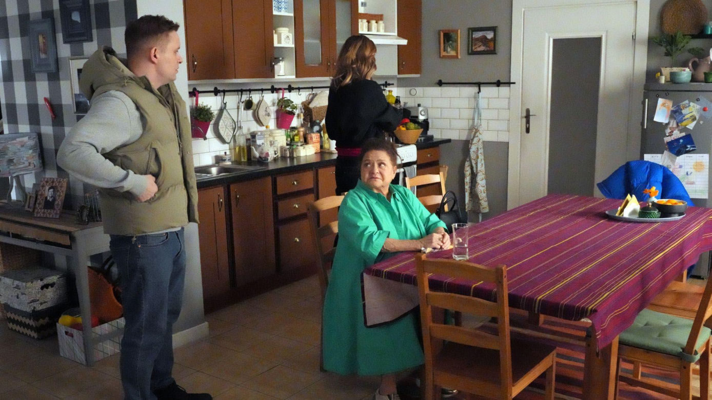 Barwy szczęścia odc. 3382. Asia (Anna Gzyra), Lucyna (Grażyna Zielińska), Hubert (Marek Molak)