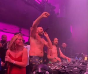 Tyson Fury na after party po wygranej z Wilderem