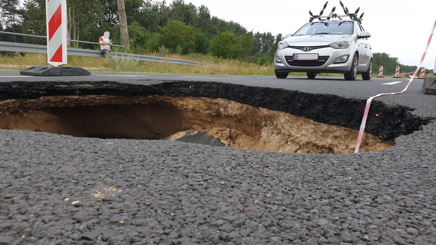  Kosztowała 35 mln złotych i po 8 latach się zepsuła. Co dalej z obwodnicą Kleszczowa?