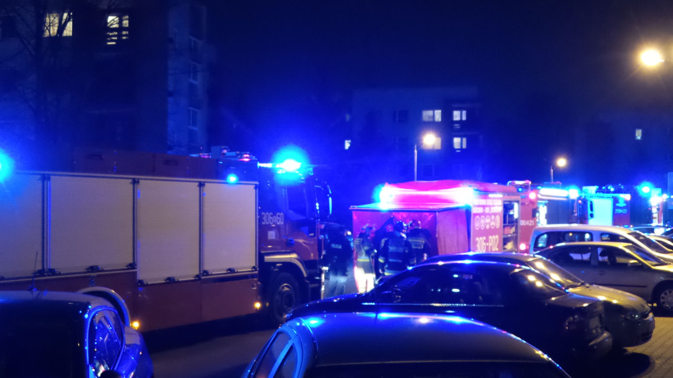 Kilka zastępów straży pożarnej, policja, pogotowie i ratownictwo chemiczne. Akcja strażaków w Bieńczycach