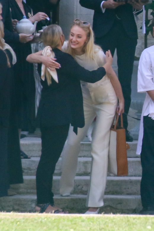Joe Jonas i Sophie Turner na miejscu swojego ślubu