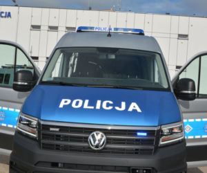 Volkswagen Crafter jako policyjny Ambulans Pogotowia Ruchu Drogowego