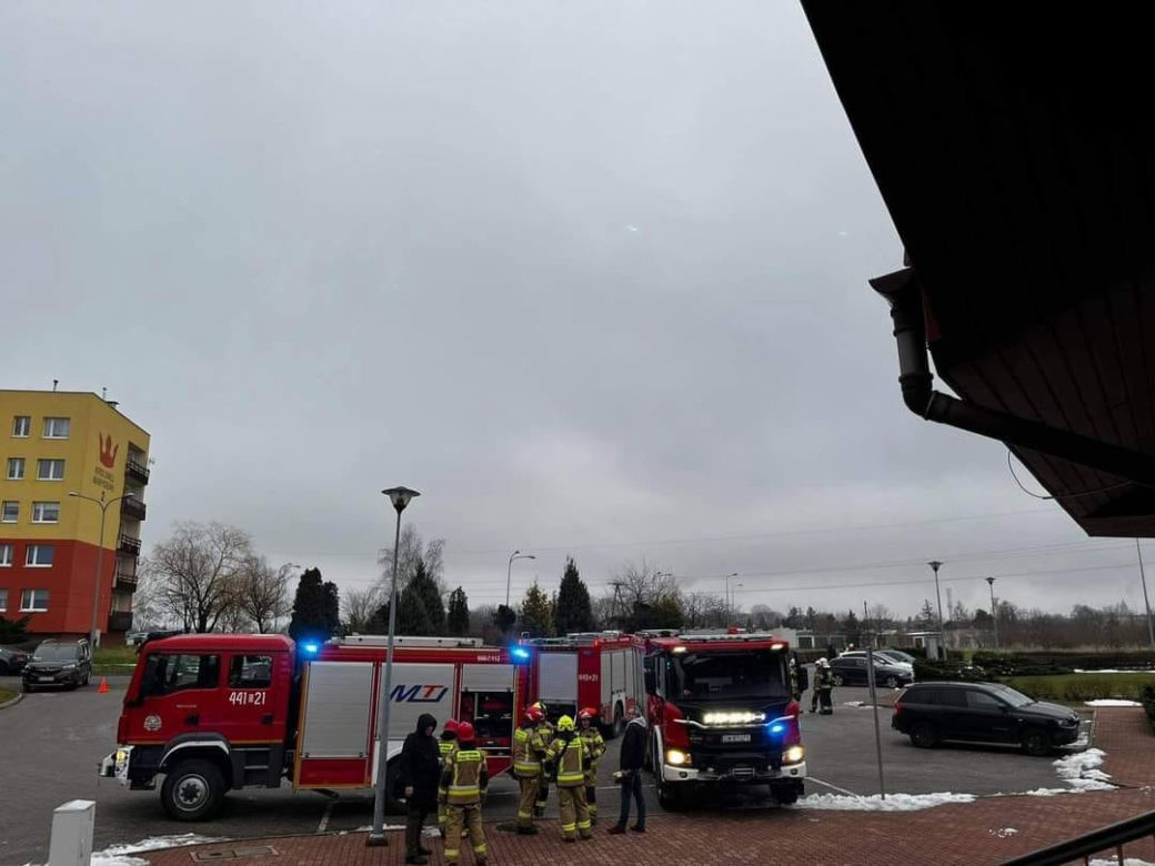 Żrąca substancja utrudniała oddychanie. Kilka osób źle się poczuło 
