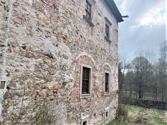 Dwór Czarne w Jeleniej Górze