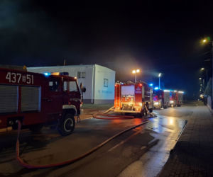 Pożar budynku wielorodzinnego w Hajnówce