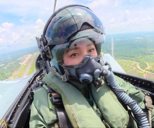 Królowa Tajlandii za sterami myśliwca Saab Gripen
