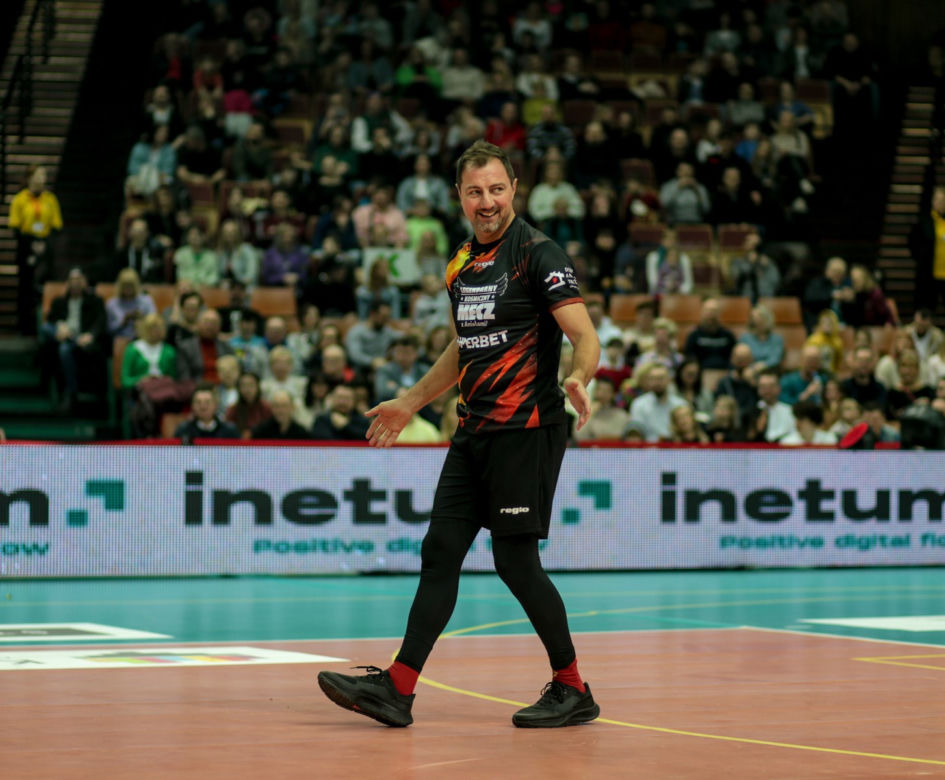 Legendarny Kosmiczny Mecz z Aniołami w Spodku: Gwiazdy zagrały dla Domu Aniołów Stróżów 