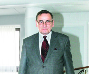 Kiszczak oddaj majątek Romaszewskiemu 
