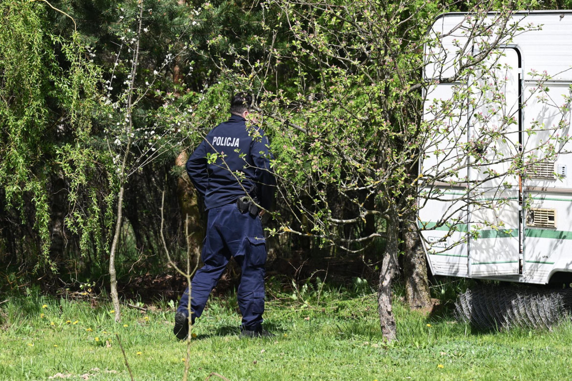 Zabójstwo w Jagatowie. Nie żyje 40-letnia kobieta. Policjanci szukają jej męża Rafała Zyska. Sąsiedzi w szoku: To byli spokojni ludzie