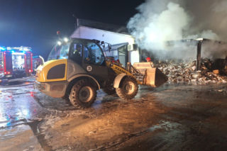 Kilkanaście godzin walki z wielkim pożarem w Rawiczu. Milionowe straty