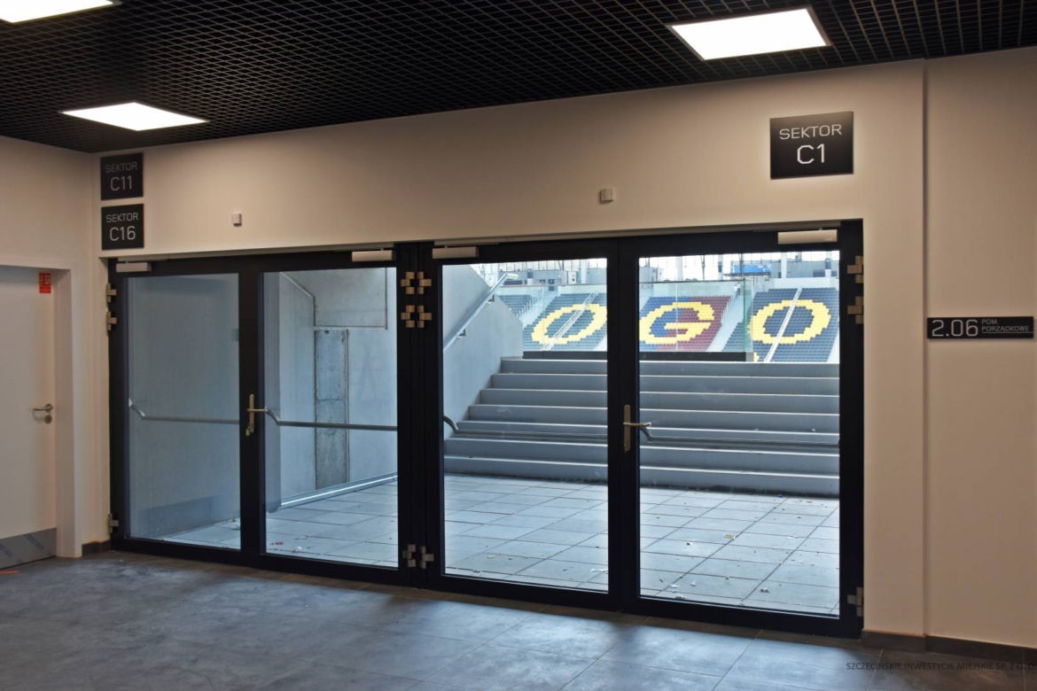 Budowa stadionu w Szczecinie dobiega końca. Trwają prace wykończeniowe i porządkowe