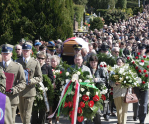 Młodziutka stewardessa miała przed sobą całe życie. Na grobie Justyny Moniuszko wyryto symboliczne słowa