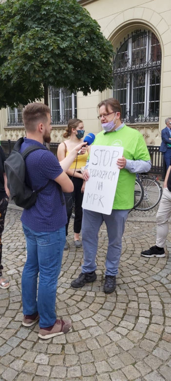 Protest przeciwko podwyżce cen biletów w MPK Wrocław