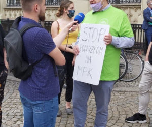 Protest przeciwko podwyżce cen biletów w MPK Wrocław