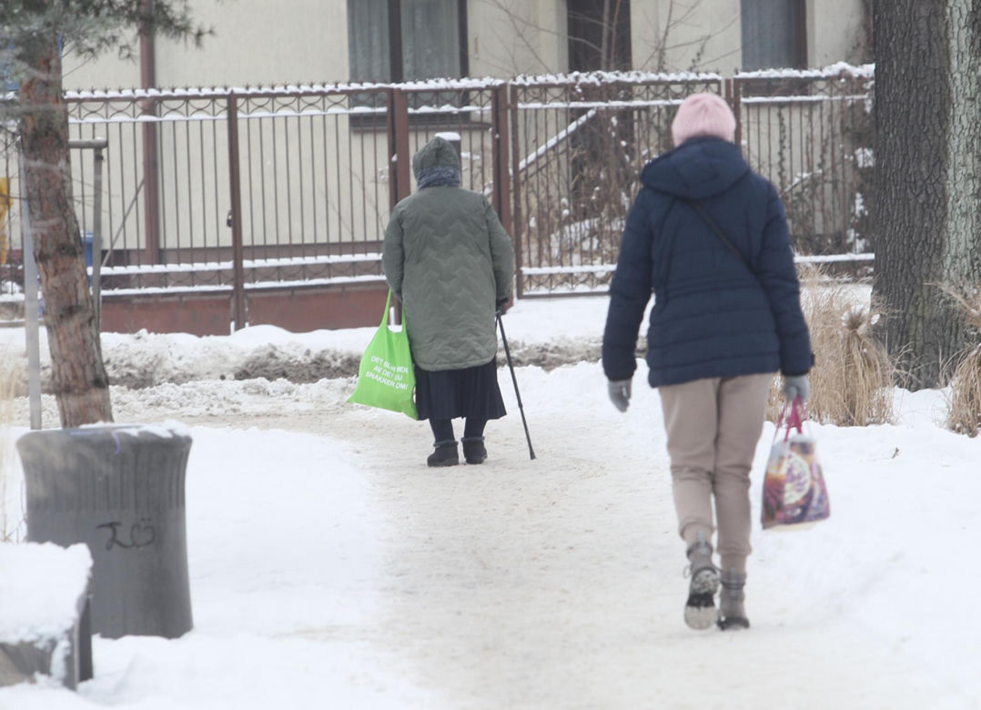 Gołoledź paraliżuje Polskę