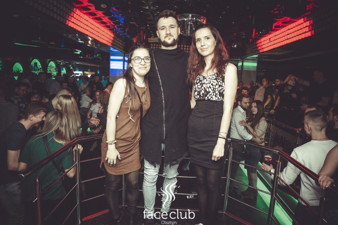 Defis w Face Club. Zdjęcia fanów z wokalistą