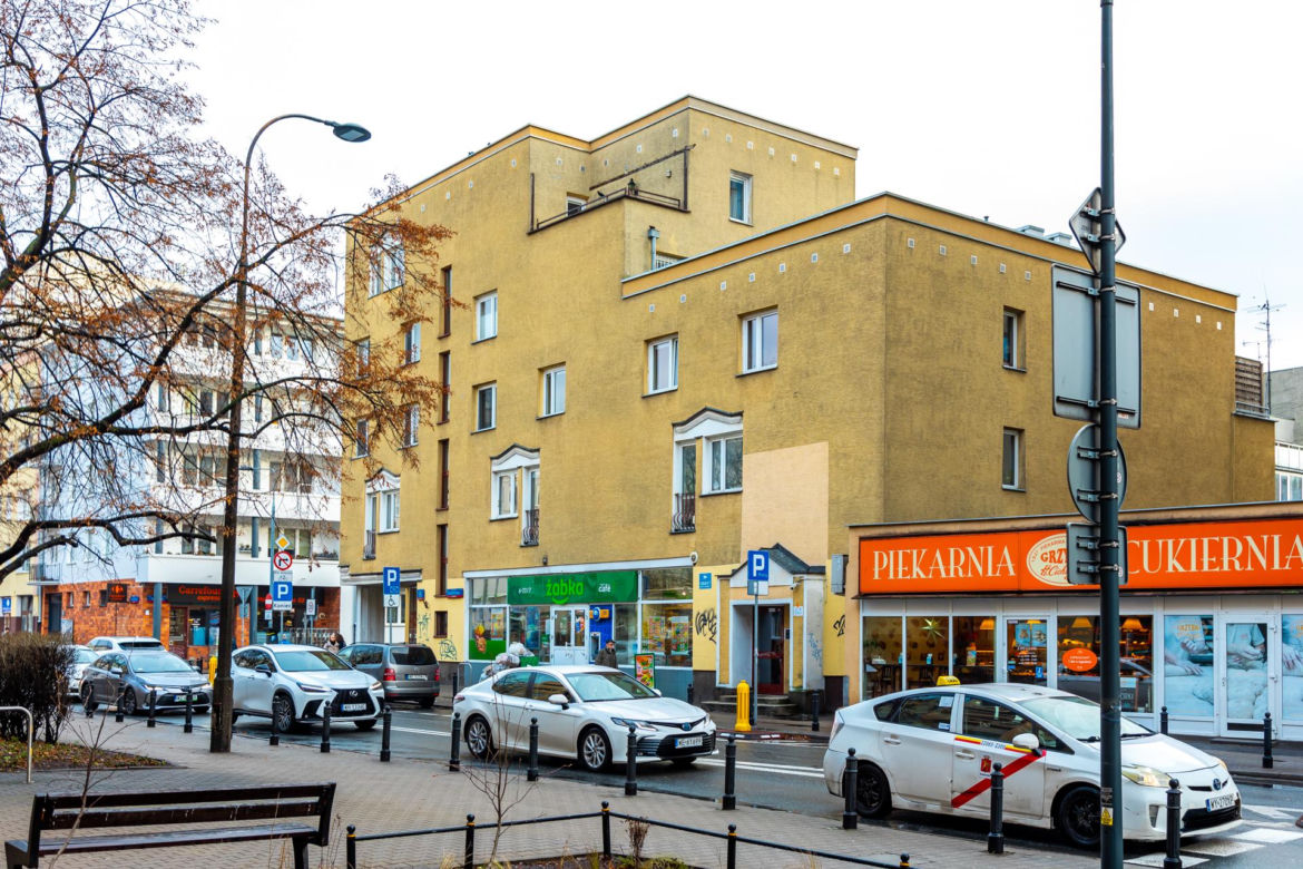 Blok na Madalińskiego 55 w Warszawie