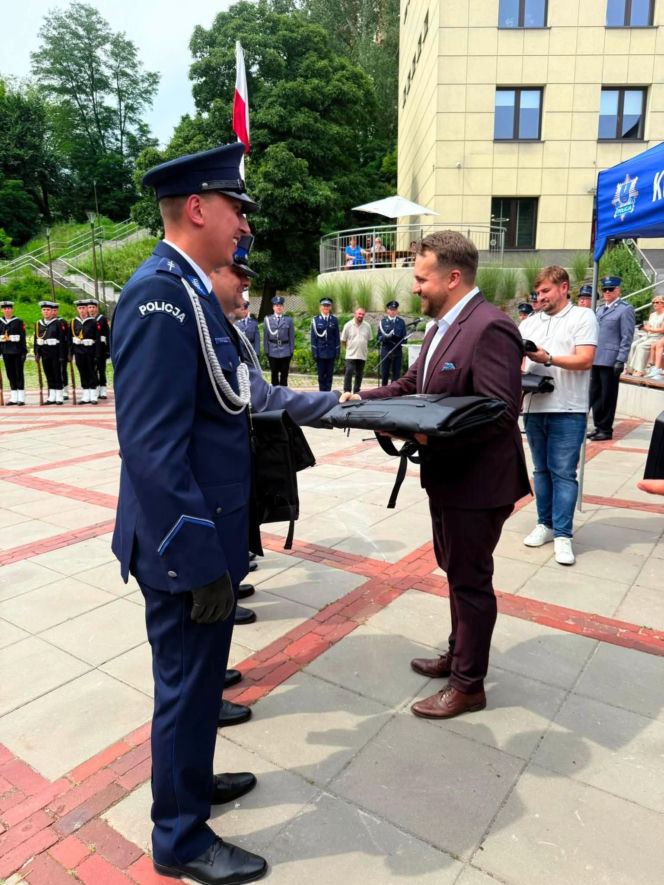 Święto Policji w Starachowicach. Uroczyste awanse, rodzinny piknik i podziękowania
