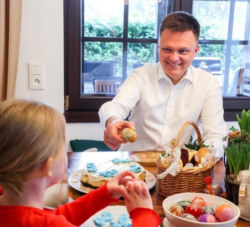Majątek Szymona Hołowni