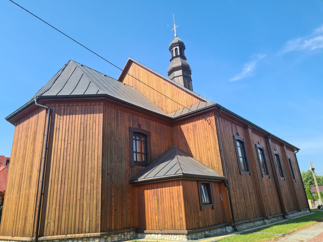 Parafia Domostawa. Ksiądz przelał sobie 2 miliony złotych [GALERIA]