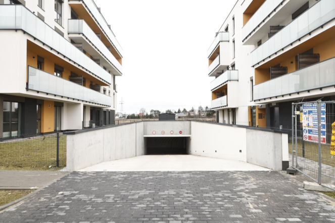 Warszawa, format: Deweloper postawił domy na Mleczarskiej. Cofnięto mu pozwolenie na budowę