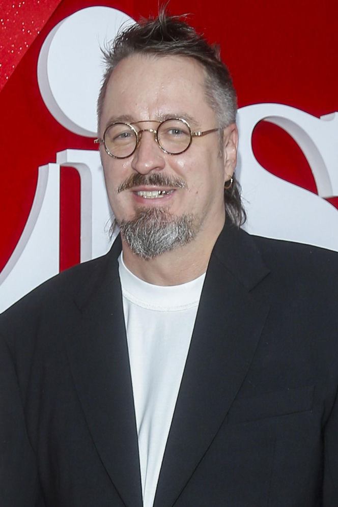 Tak na początku kariery wyglądał Piotr Kędzierski. Dziś trudno go rozpoznać na starych zdjęciach