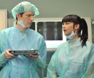 W serialu grali m.in. Anna Przybylska, Katarzyna Cichopek, Joanna Koroniewska, Krzysztof Kowalewski, Hanna Śleszyńska, Paweł Wawrzecki i Piotr Gąsowski.