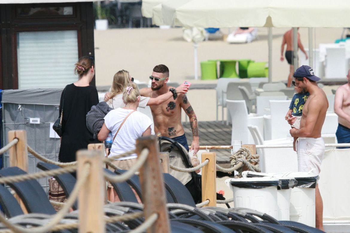  Bartosz Bereszyński i Mateusz Klich smażą się na plaży