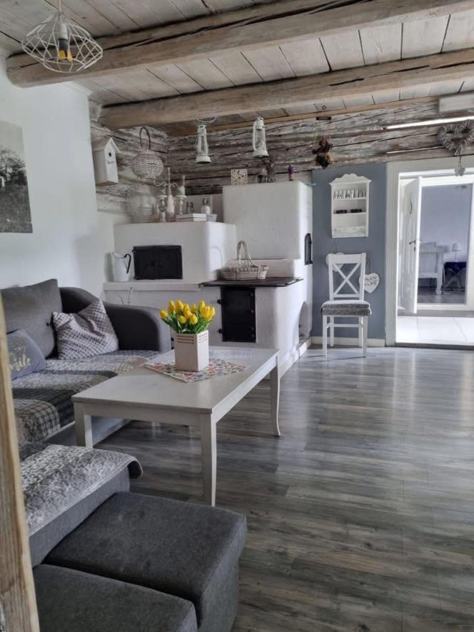 Remont drewnianej chaty w Bełdnie