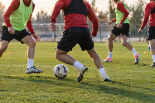 Widzew Łódź stawi czoła liderowi z Zabrza. Trener zdradza zaskakujący plan naprawczy