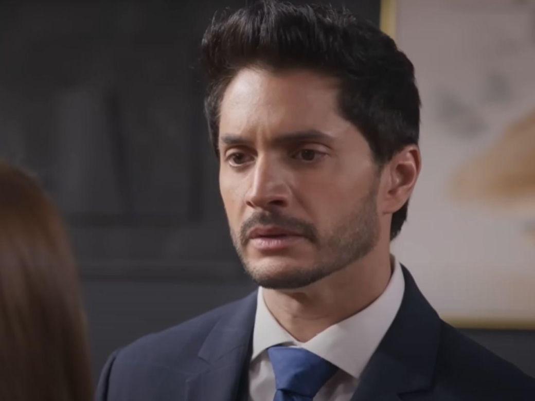 Daniel Elbittar jako Esteban Villa de Cortés