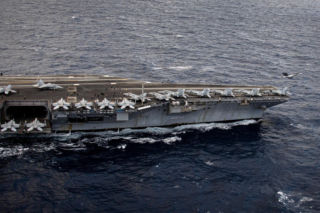 Gigantyczny koszt i polityczna presja. Marynarka Wojenna USA dokonuje przeglądu lotniskowców typu Ford