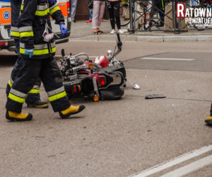Wypadek w centrum Ełku. Poszkodowana kobieta i dziecko [ZDJĘCIA]