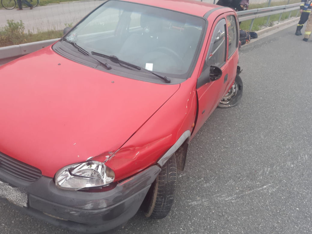 Wystrzał opony na A4 koło Tarnowa